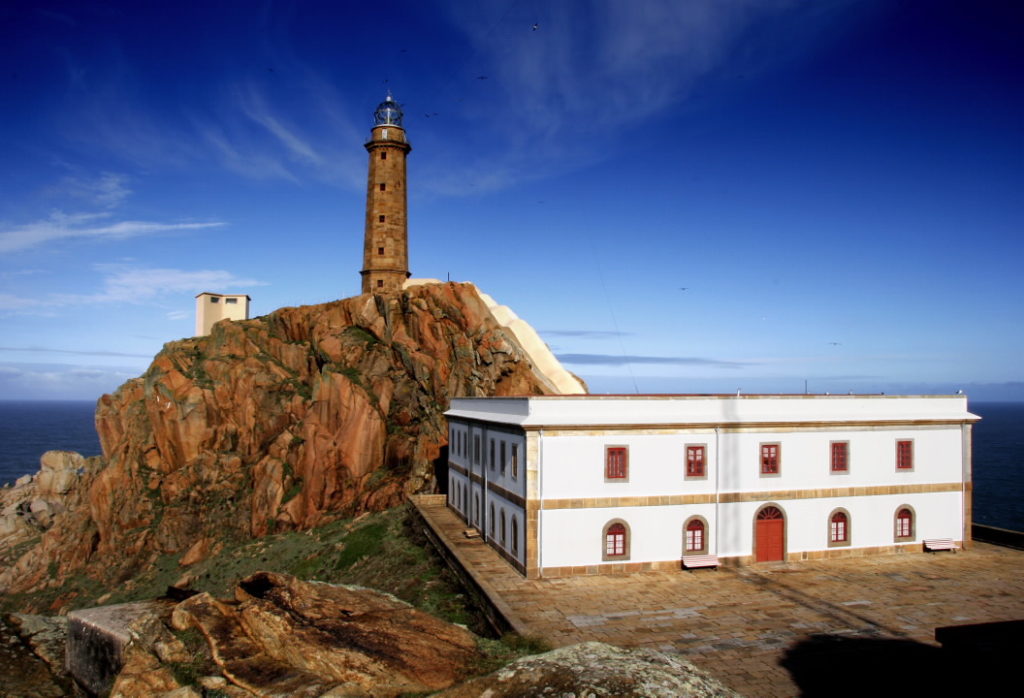 Faro de Cabo Vilán en Camariñas, el primer faro eléctrico de España.